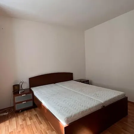 2 Apartment, Near Nivy Centrum Apartamento Bratislava