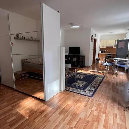2 Apartment, Near Nivy Centrum * Bratislava
