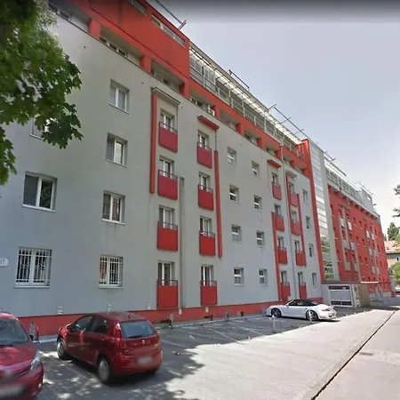 2 Apartment, Near Nivy Centrum * Bratislava